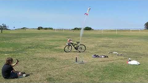 Tomy timer parachute test