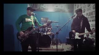 Endank soekamti- merah sekali(cover) #cover#endanksoekamti#merahsekali#live#aliensexist