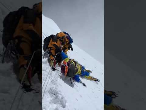 Video: Vai kāds ir gājis bojā Everesta ekspedīcijā?