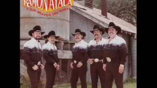 Video thumbnail of "Ramón Ayala y sus Bravos del Norte - De la cintura para abajo"