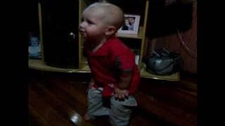 Nícolas dançando o rebolation
