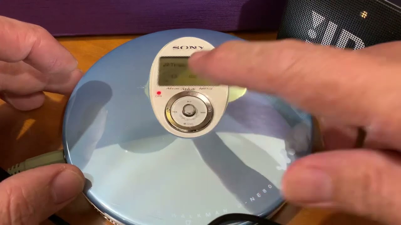 SONY D-NE800 - YouTube