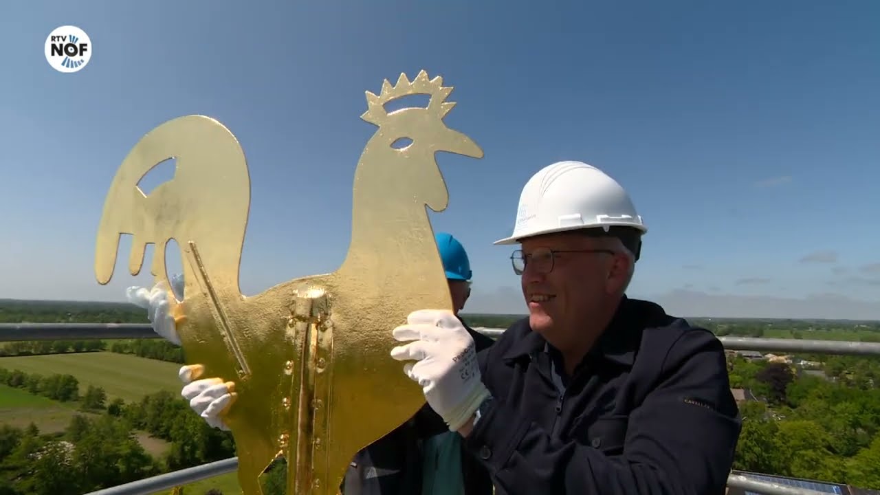 Haan teruggeplaatst op kerktoren Surhuizum na renovatie