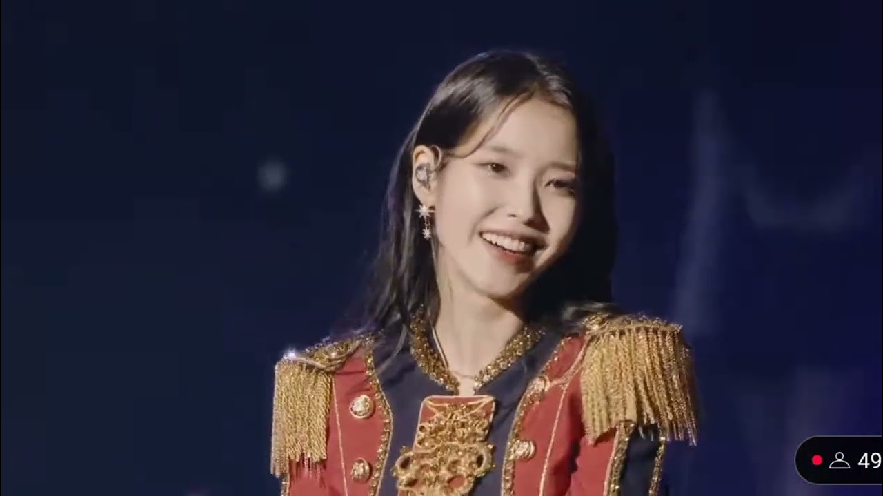 IU CONCERT' The Golden Hour - YouTube