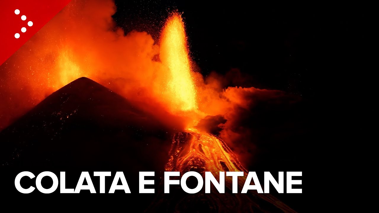 Etna, intensa attività stromboliana nella notte con fontane di lava alte 200-300 metri