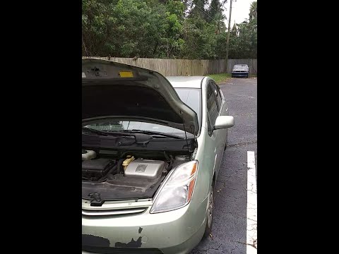 2009 Toyota Prius Headlight Bulb Replacement