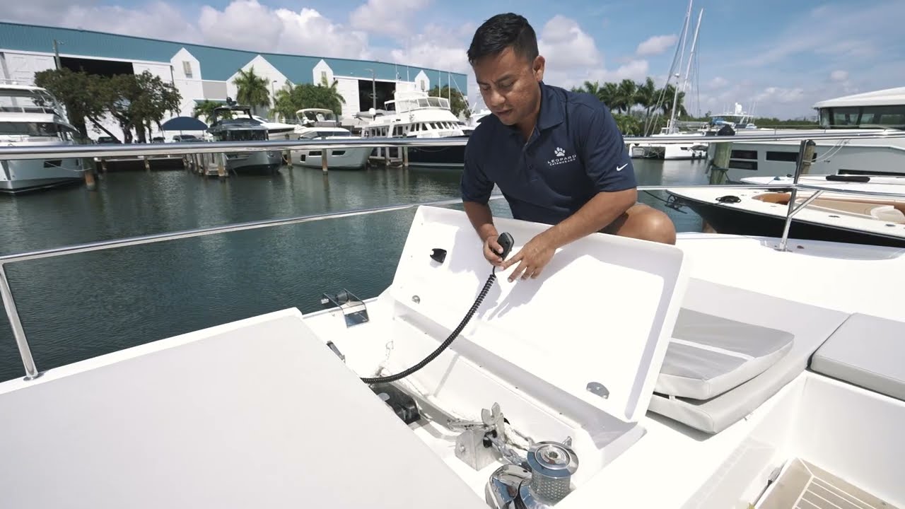 Leopard 40 Powercat - How To: Windlass Operation