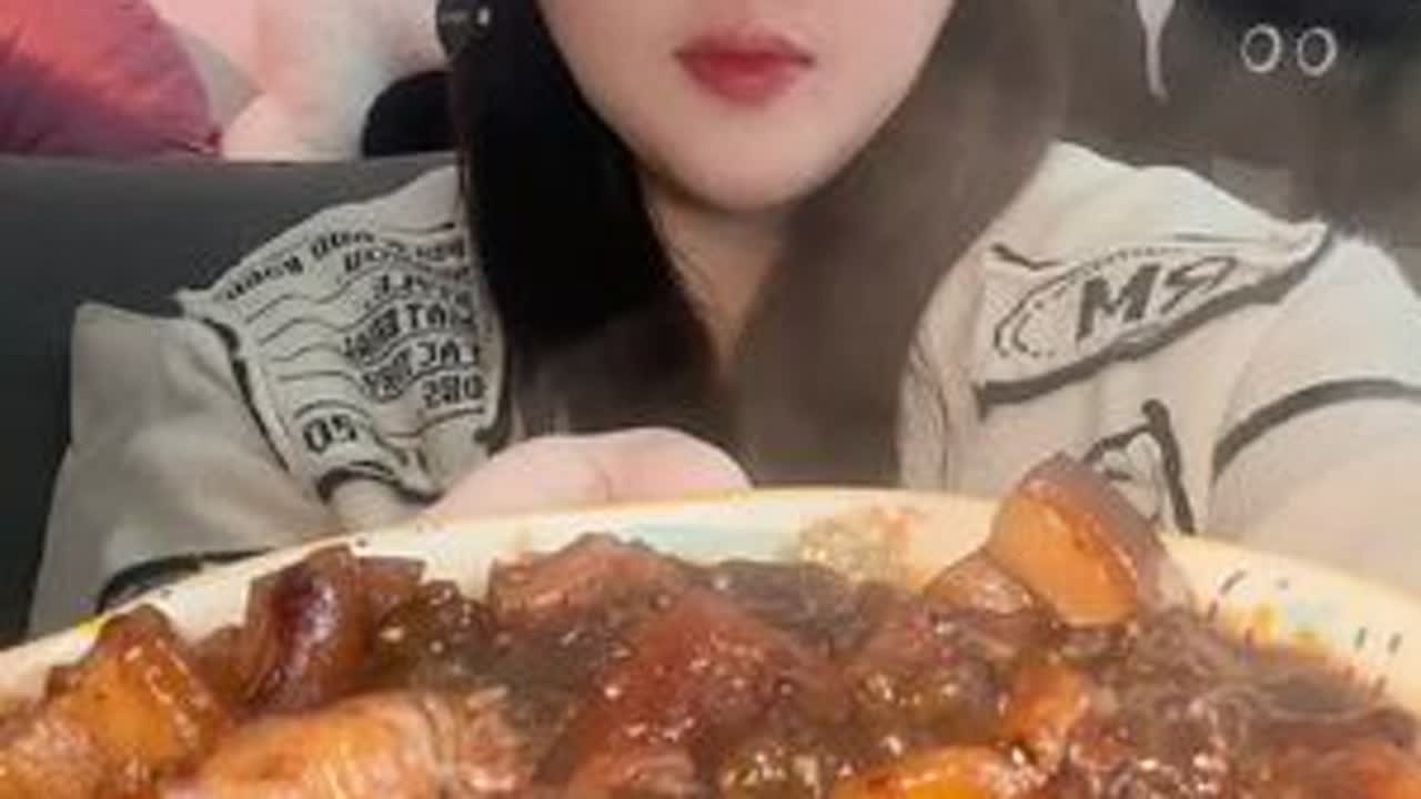 #开饭了～红烧肉拌米饭#