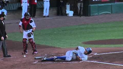 Quintero hits batter in stomach on throw to third - OUCH!