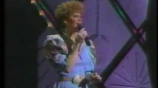 Reba McEntire - Somebody Should Leave -1986 chords