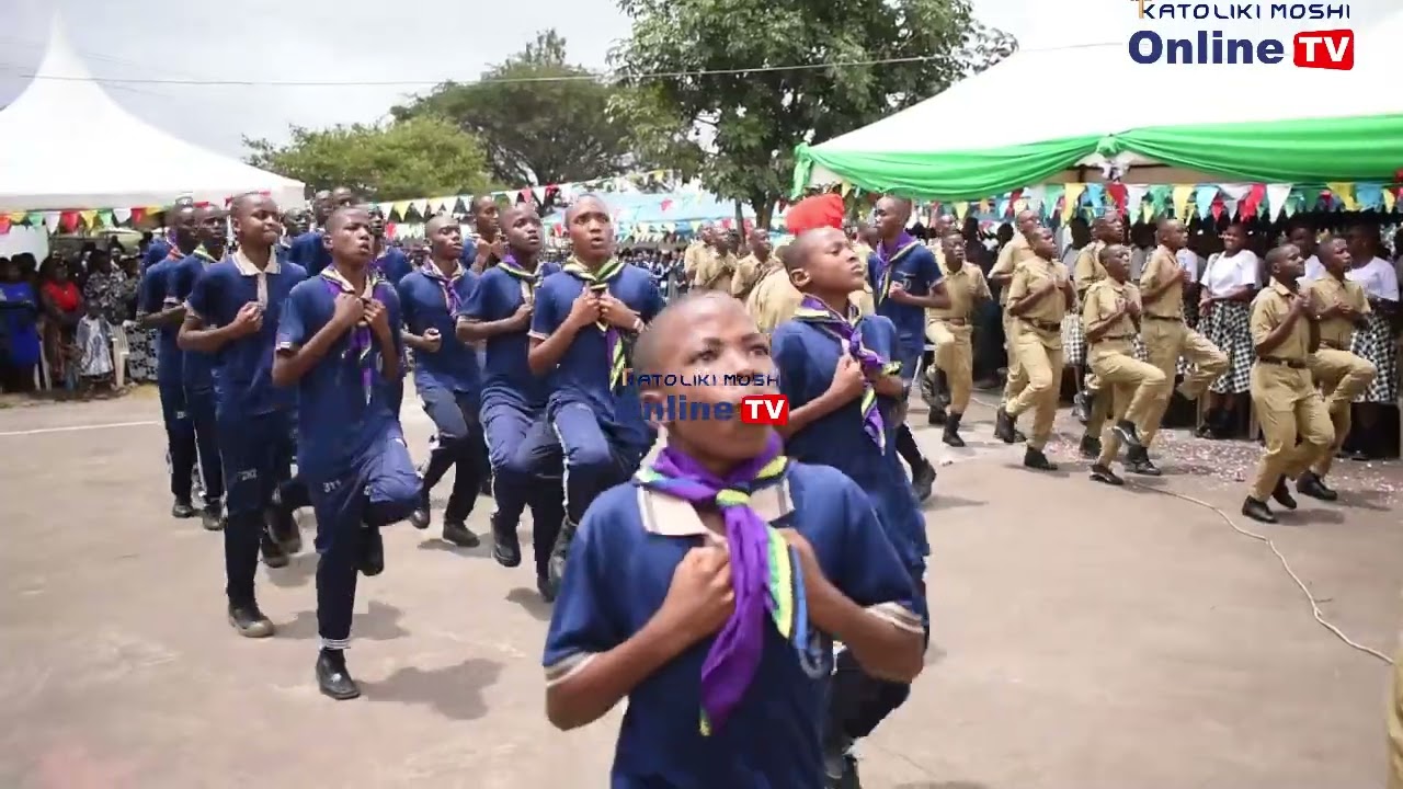 TAZAMA LIVE SKAUTI ILIVYOACHA WAZAZI NA WAGENI MIDOMO WAZI MAHAFALI YA 10 KIDATO CHA NNE KILASARA