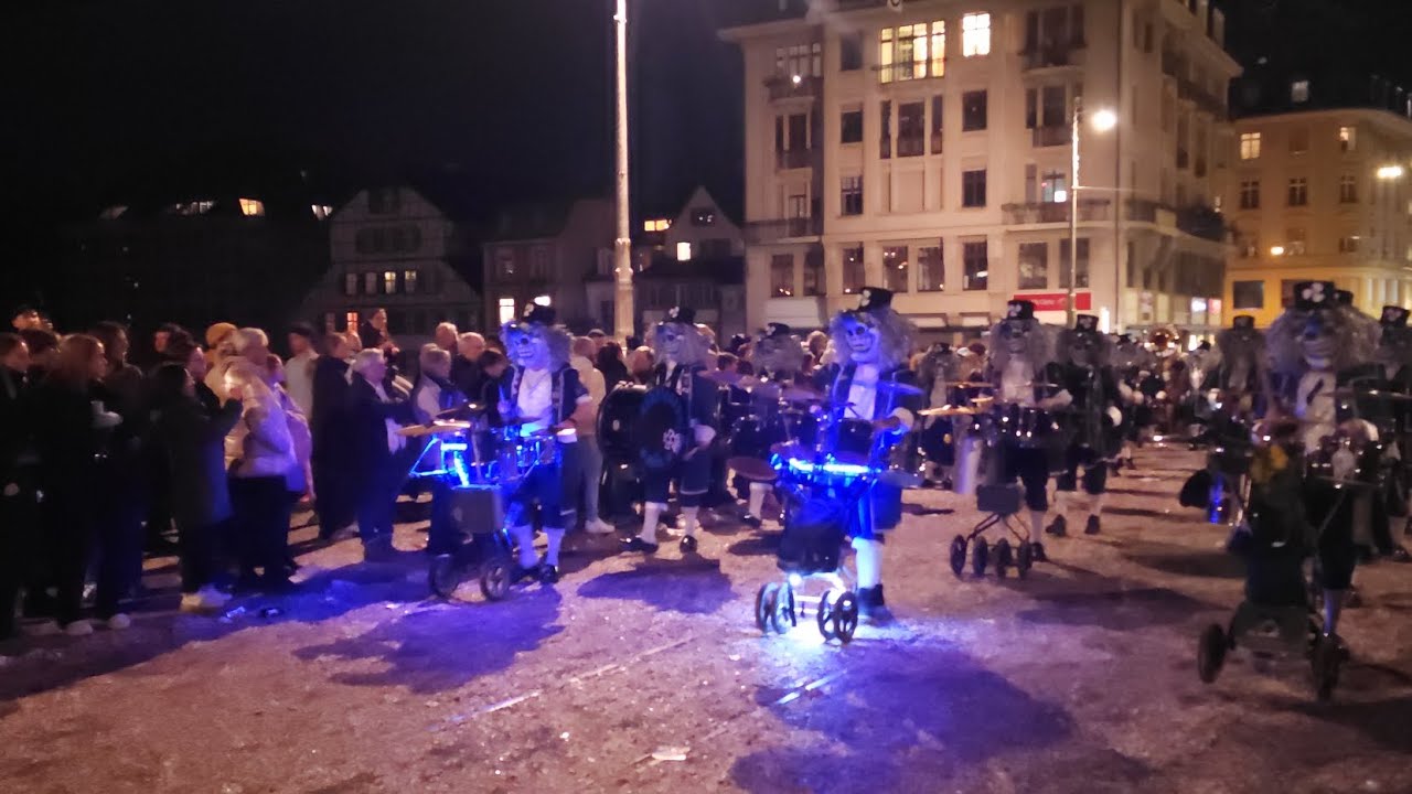 Basler Fasnacht 2026 Sternenmarsch der Guggenmusiker
