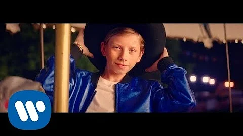 Mason Ramsey - How Could I Not [Official Music Vid...