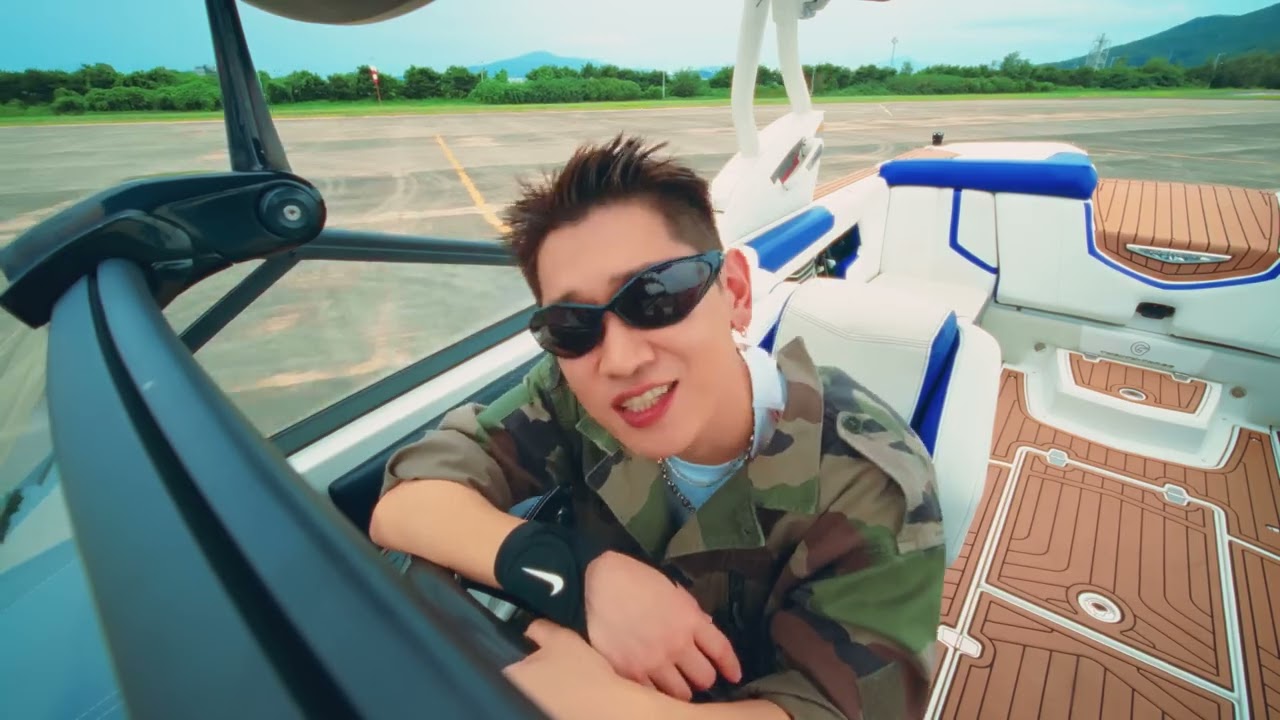 쿠기 (Coogie) & Crush - 'Right Now' (MV) Pull up pull up I'm coming girl