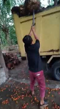 Utang awak gadang di rantau
