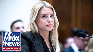 Download Lagu Pam Bondi UNLOADS on Dems at the State of the Union address MP3