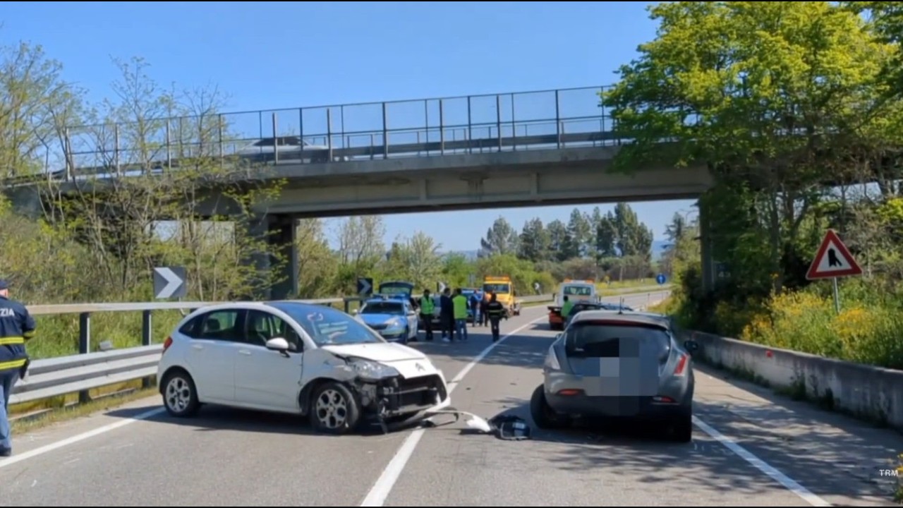 Tragedia sulla Statale 7 a Miglionico: un morto e due feriti, strada ...