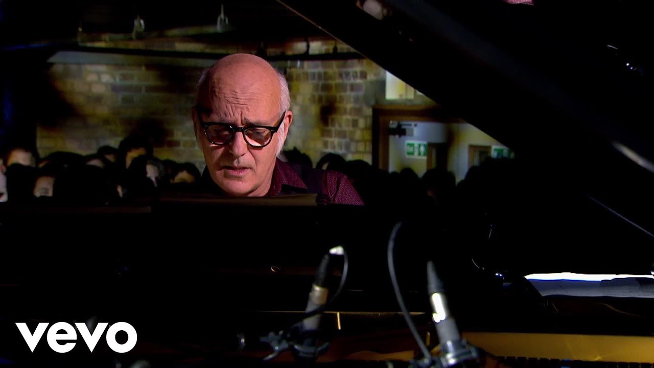 Ludovico Einaudi - Walk (Live At Fabric, London/2013)