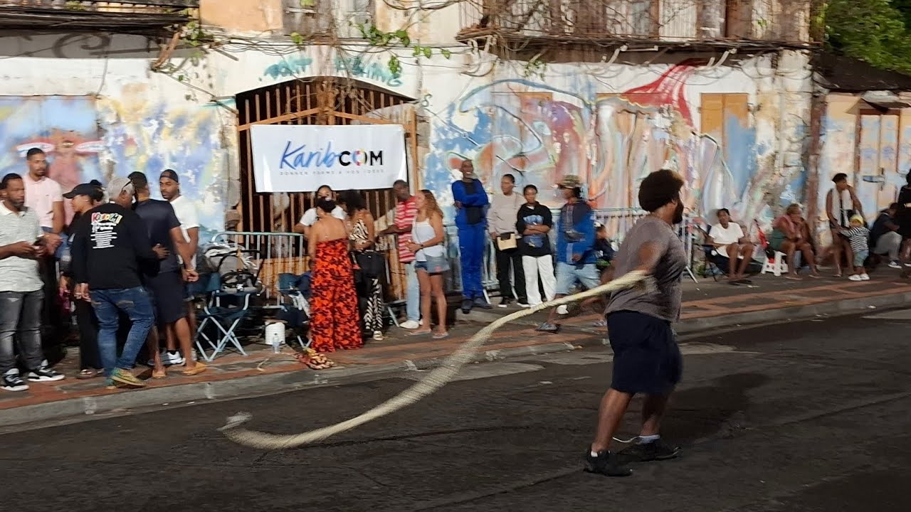 Voukoum konkou a pétèd fwèt en Badibou la.  Basse terre an mouvman. Concours de fouets Banm banm