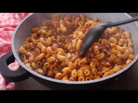 معكرونة باللحم المفروم وصلصة الطماطم  معكرونة باللحم المفروم وصلصة الطماطم