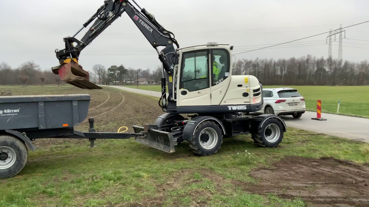Köp Hjulgrävmaskin Terex TW 85 med vagn och tiltrotator på Klaravik