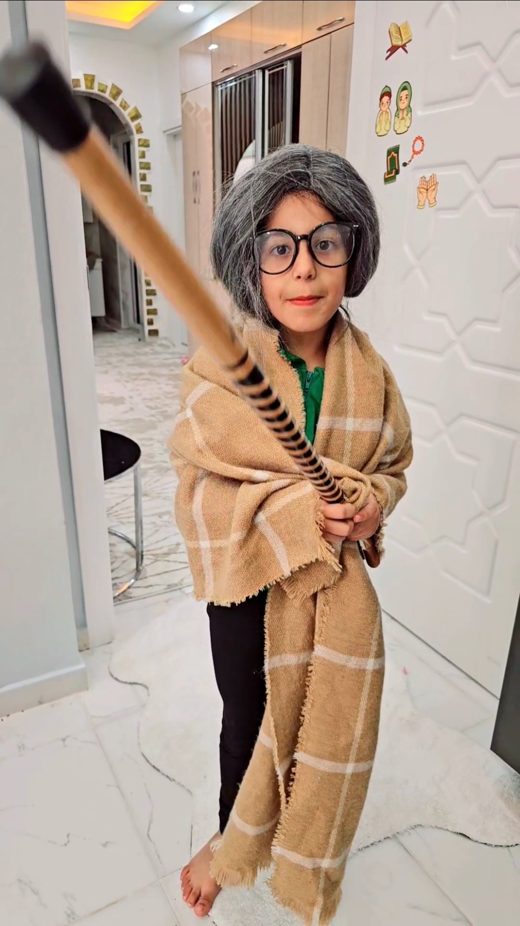 ليليان ختيارة?
