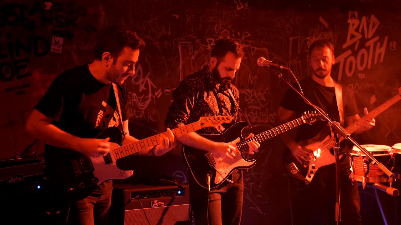 The Underdogs - Make it happen | Live @Bad Tooth adlı videoyu YouTube'da izle The Underdogs - Make it happen | Live @Bad Tooth adlı videoyu YouTube'da izle