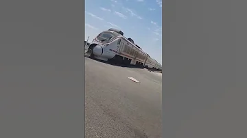 حادث قطار مع سياره 