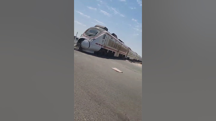 حادث قطار مع سياره
