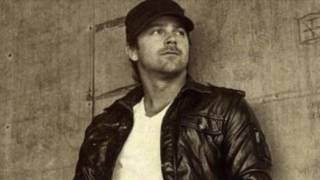 Watch Kip Moore Hang A While video