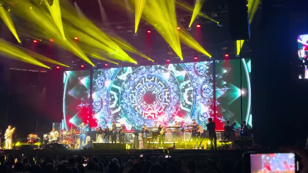 Sonu nigam live - Nazron se nazren mili