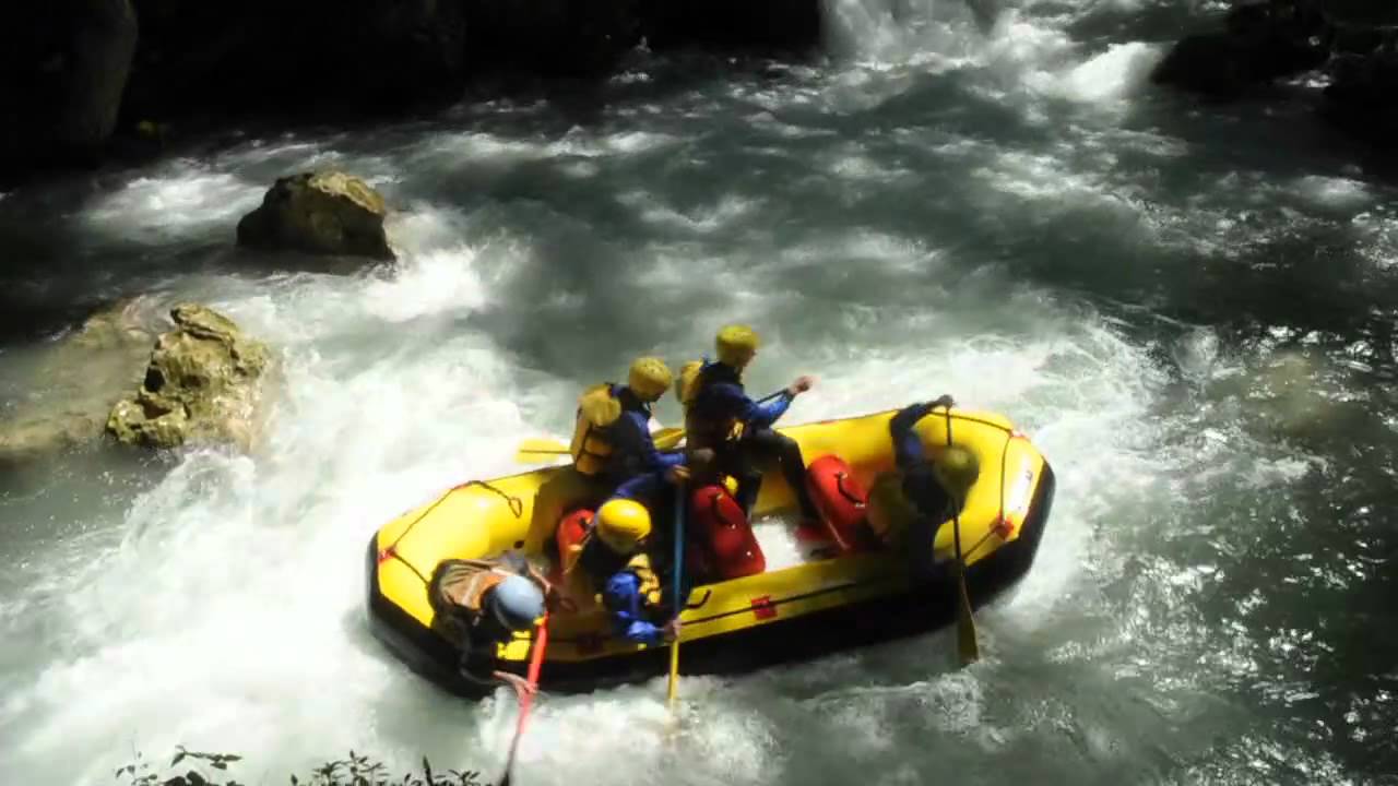 IMPERDIBILE!!! Rafting con CADUTA alle Cascate delle Marmore... YouTube