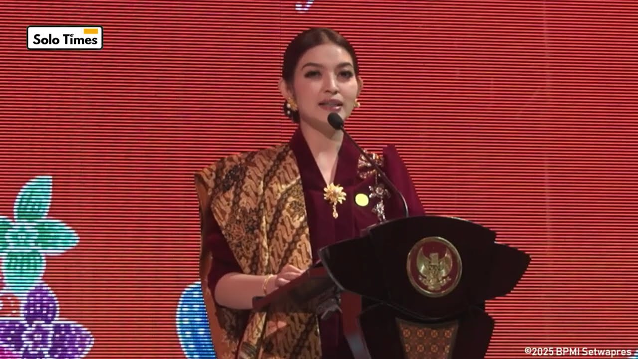 Pakai Kebaya Maroon Istri Wapres Selvi Ananda Buka Acara ‘Jejak Canting’ di Museum Batik Indonesia