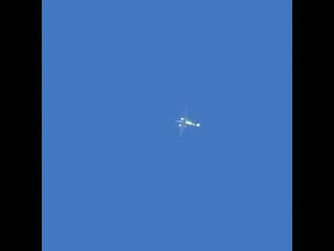 Have you ever seen a Diamond DA-62 cruising at 20.000 ft?! #aviationgeek  #shorts