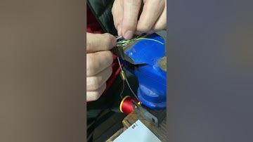 Making a feather dressed treble hooks