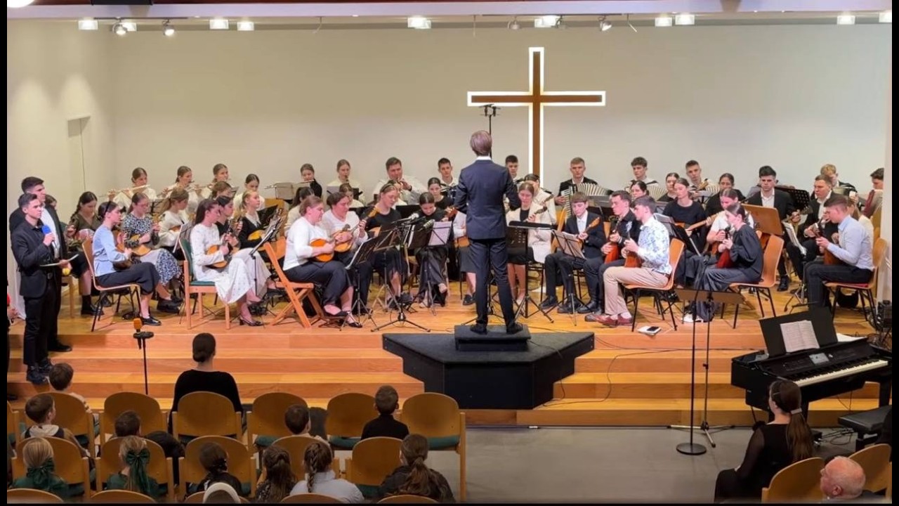 Божий человек (Жизнь пpoxoдит, oтмepяя вexи) // народный оркестр западного региона // Waldbröl