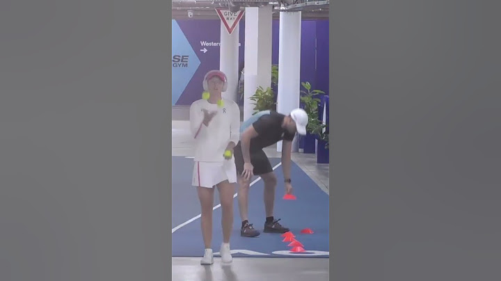 👏 Iga Swiatek: A woman of MANY talents ⚽️🤹‍♀️ #AustralianOpen 🇦🇺