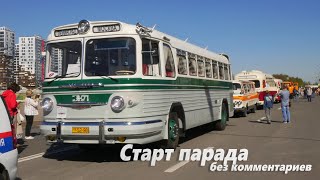 картинка: Старт колонн IX петербургского парада ретро-транспорта