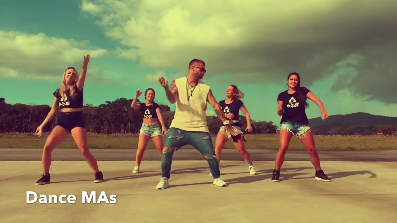 танец под песню танцы под фонарем. луиса фонси дэдди янки. клип под песню танцуйте. клип под песню танцуйте. до.