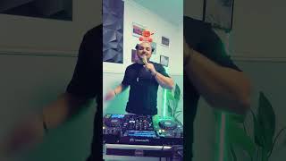 Download Lagu DJ Vamuzze - November Tiktok Live 2025 MP3