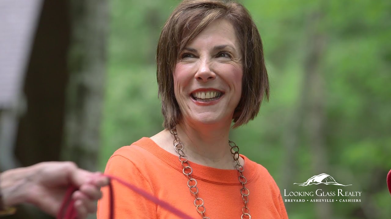 Looking Glass Realty website banner