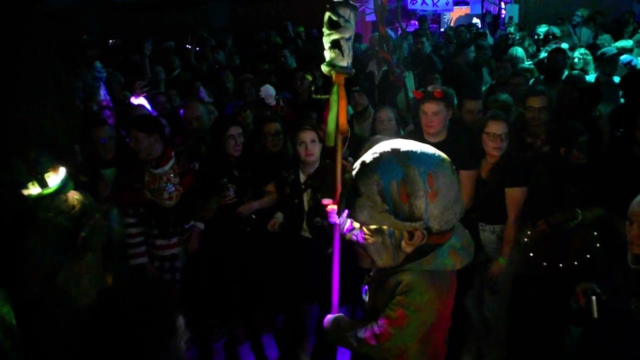 Trottwarschlurbi - Eintritt Show - Kostümpräsentation [ Haagen 2025 ]