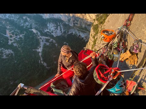 Portaledge sleepover - Taking competition climbers in Verdon