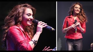 كارمن سليمان تغنى باحساس رائع جدا فى الحفله والجمهور يتفاعل مع الصوت الرائع Carmen Soliman
