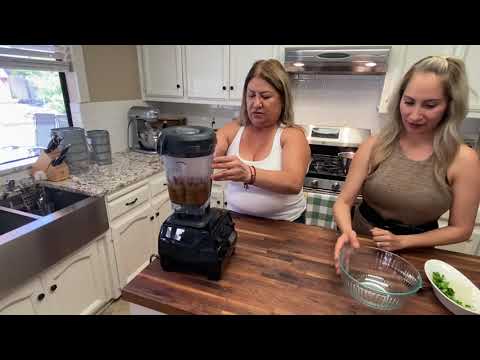 How to make the BEST salsa de Chile de Árbol.