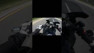 Cop brake-checks motorcyclist… and instantly regrets it 😬