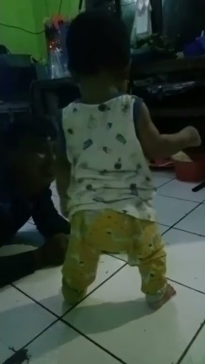 bon bon baby .. goyang pantat #bayigemes #bayilucu #babycute #baby #bayipintar