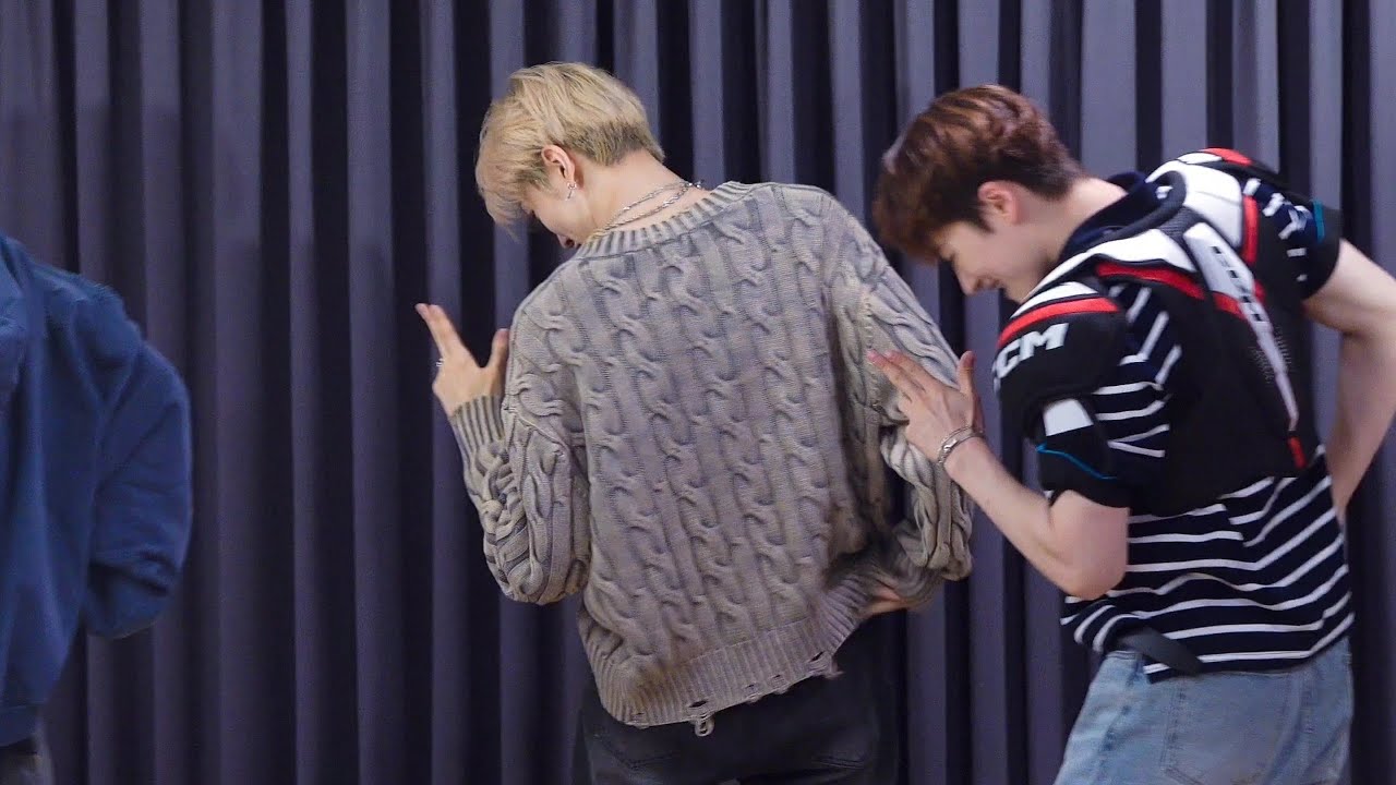 250628 ALL(H)OURS (올아워즈) 'GIMME GIMME' 현빈 직캠 [퍼스트뮤직 팬사인회]