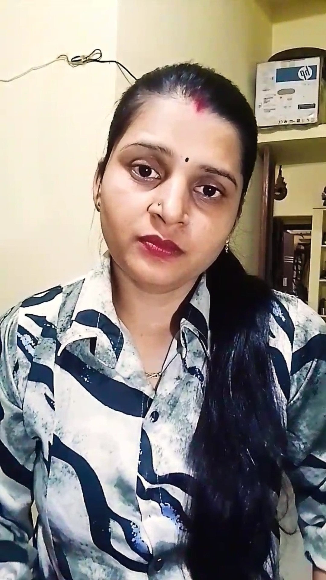 देखते देखते ? #funny #comedy #varshaofficial #vaishalipethesable #fun #youtube #shorts