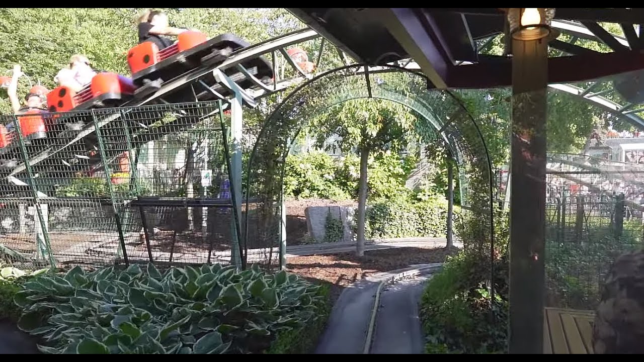 Sweden, Stockholm, Gröna Lund, Veteranbilarna ride